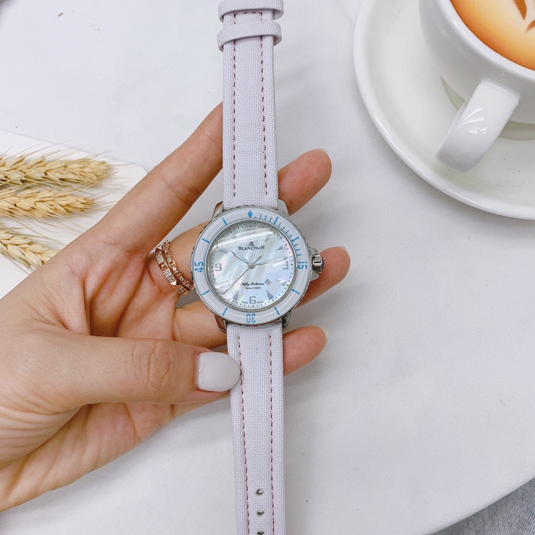 “Best Wishes for New Year with Women’s Wristwatch in Real Cow Belt” - 图片 8