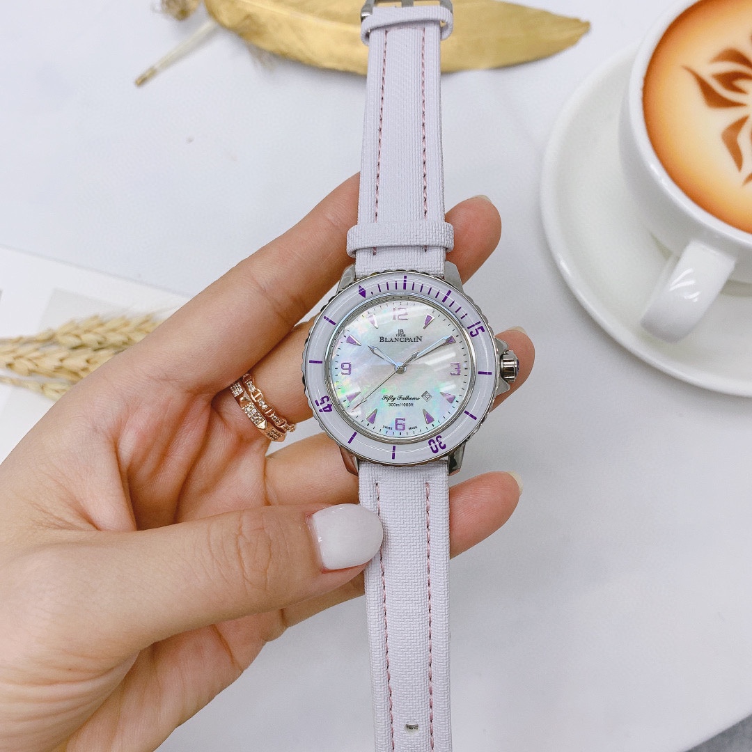 “Best Wishes for New Year with Women’s Wristwatch in Real Cow Belt” - 图片 2