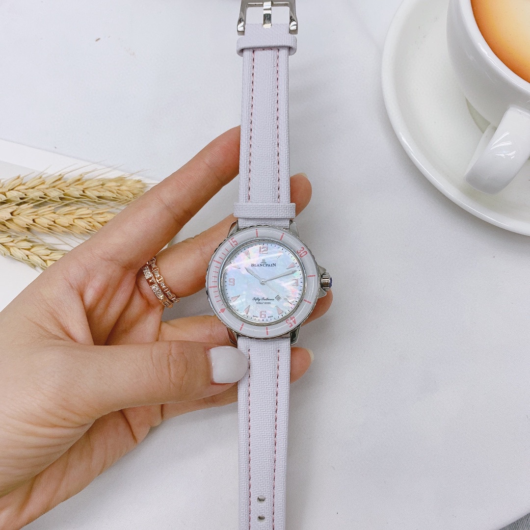 “Best Wishes for New Year with Women’s Wristwatch in Real Cow Belt” - 图片 3