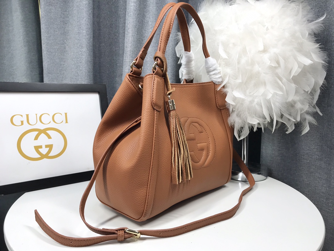  小号 G家 经典款式从不落后的版型！一直走在时尚尖端！大气，休闲！手提斜挎两用！这是一款风靡欧美的手袋