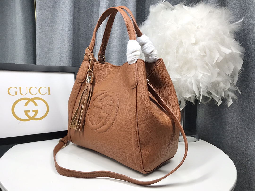  小号 G家 经典款式从不落后的版型！一直走在时尚尖端！大气，休闲！手提斜挎两用！这是一款风靡欧美的手袋