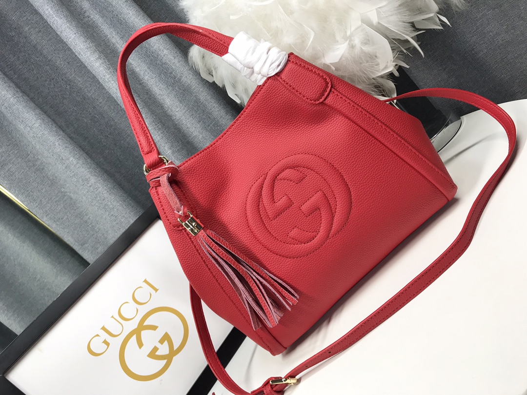  小号 G家 经典款式从不落后的版型！一直走在时尚尖端！大气，休闲！手提斜挎两用！这是一款风靡欧美的手袋