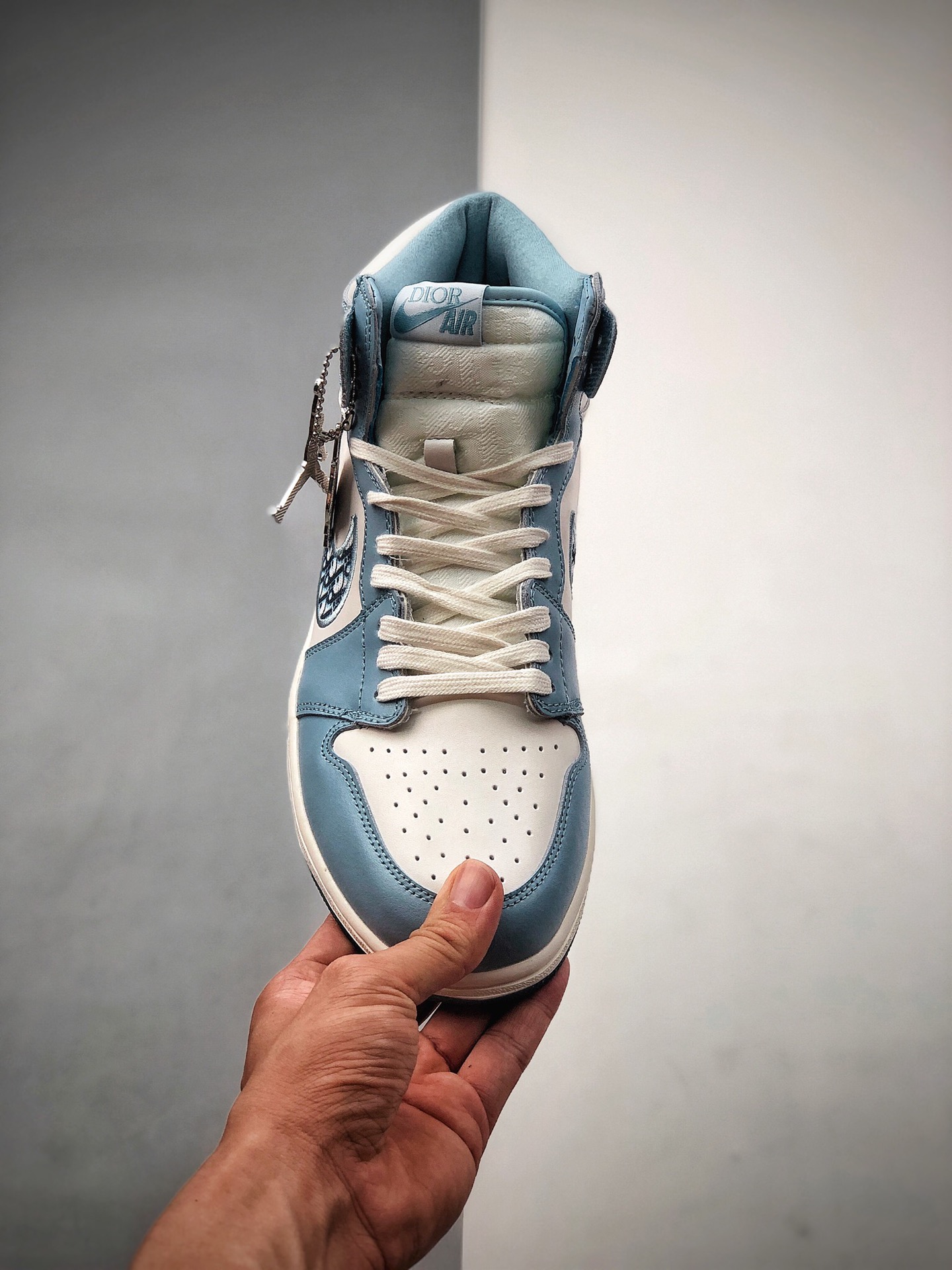 300 耐克 Dior x Air Jordan 1 HI OG “迪奥联名”AJ1高帮休闲篮球鞋