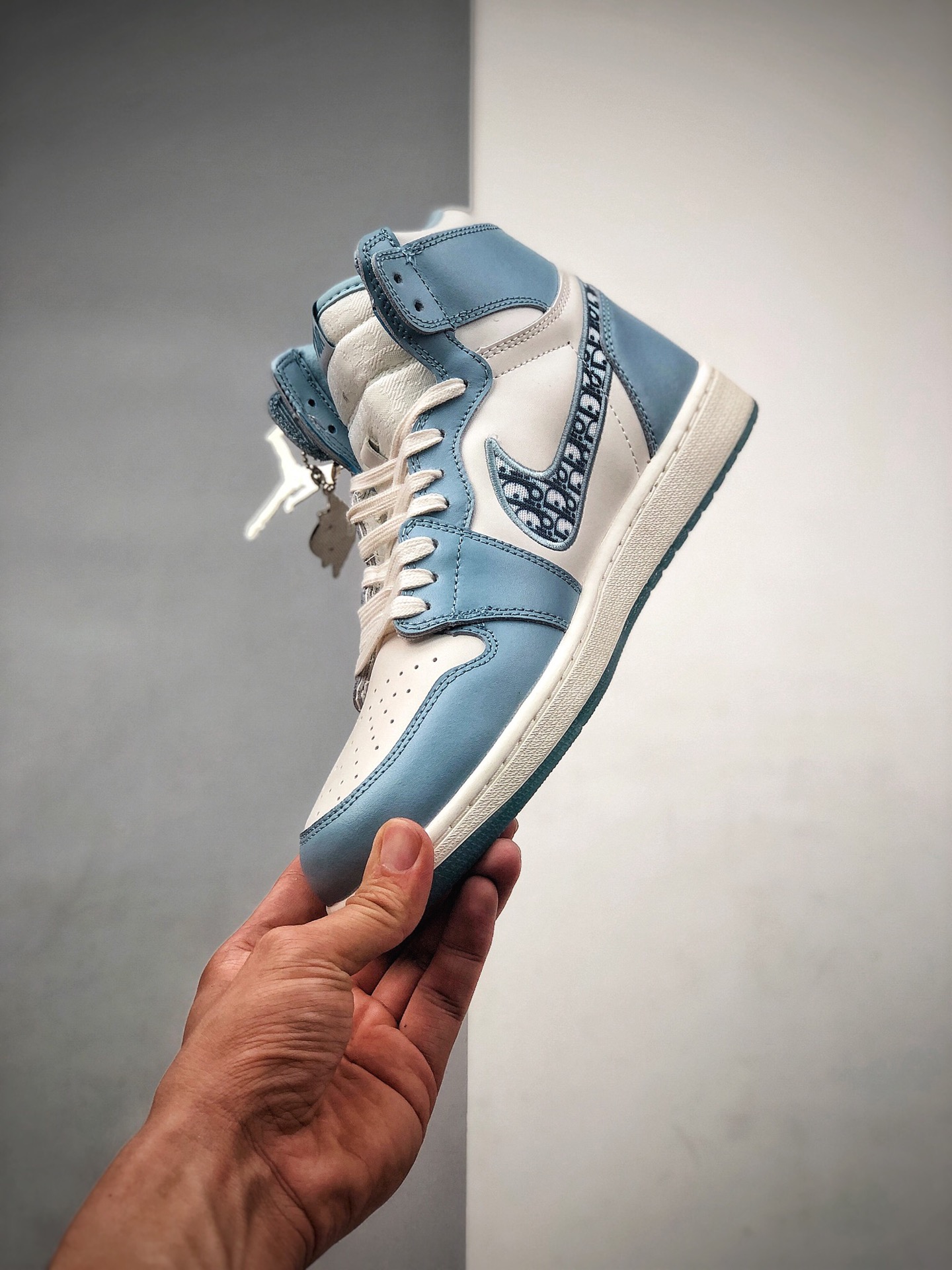 300 耐克 Dior x Air Jordan 1 HI OG “迪奥联名”AJ1高帮休闲篮球鞋