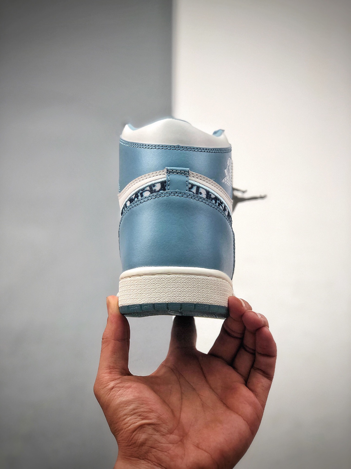 300 耐克 Dior x Air Jordan 1 HI OG “迪奥联名”AJ1高帮休闲篮球鞋
