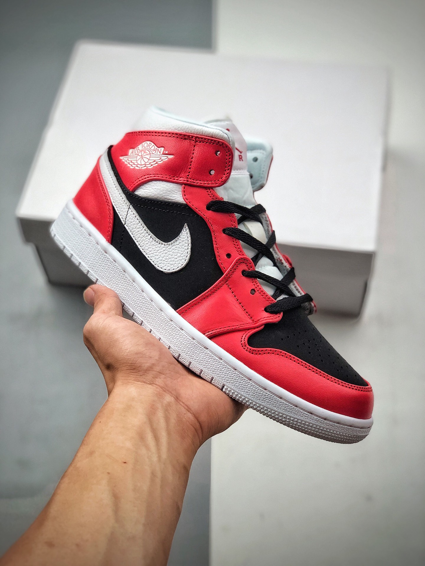 Air Jordan 1 Mid AJ1 Pequeño Chicago Zapatillas de baloncesto de caña media Número de artículo: BQ6472-601 Tallas: 40 4…