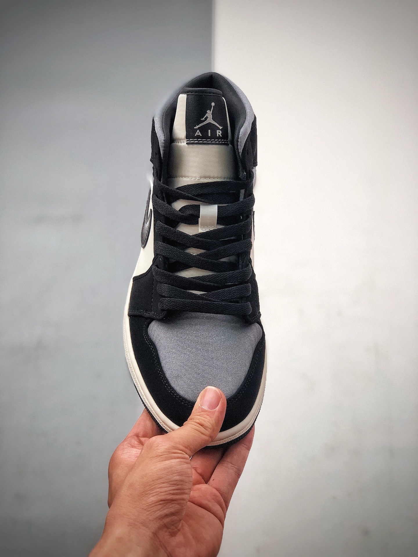 270 Air Jordan 1 Mid 乔1 AJ1中帮 篮球鞋 全鞋头层皮打造 852542-011
