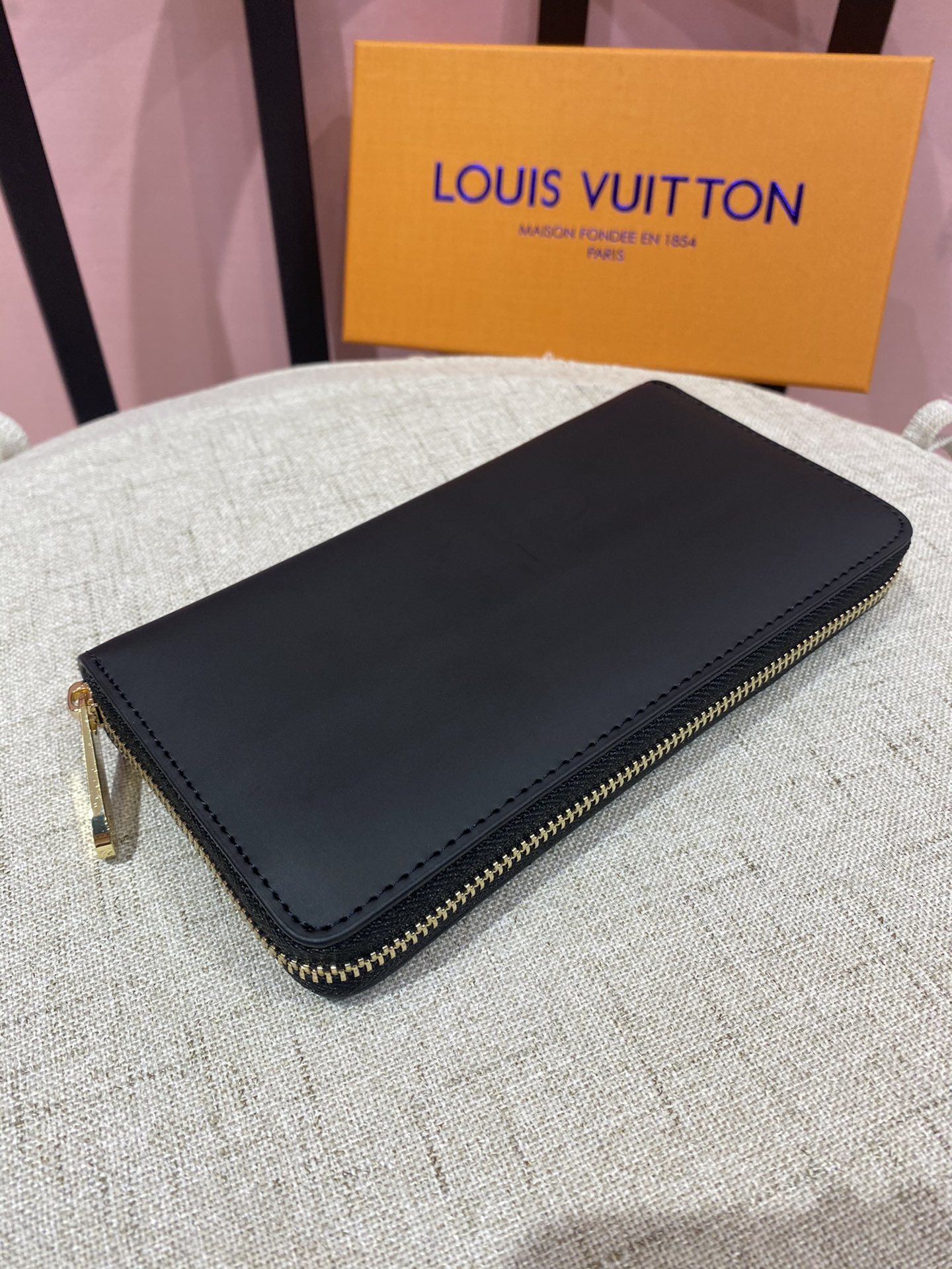 💞💞💞LV 6122火爆版单拉小手包到货💞💞里外头层牛皮打造💞图片色(自带原版盒子)男女通用哦…尺寸:1