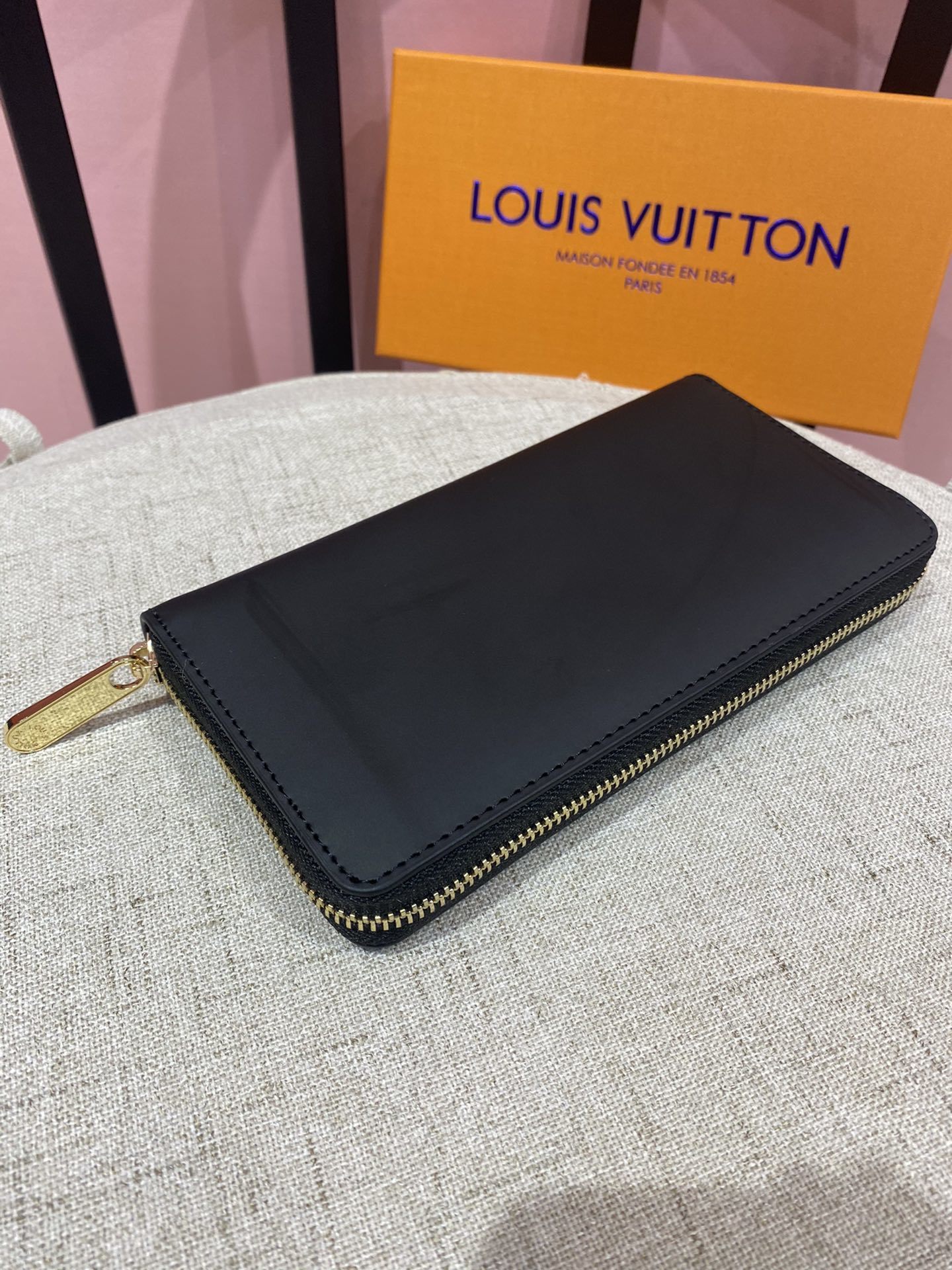 💞💞💞LV 6121火爆版单拉小手包到货💞💞里外头层牛皮打造💞图片色(自带原版盒子)男女通用哦…尺寸:1