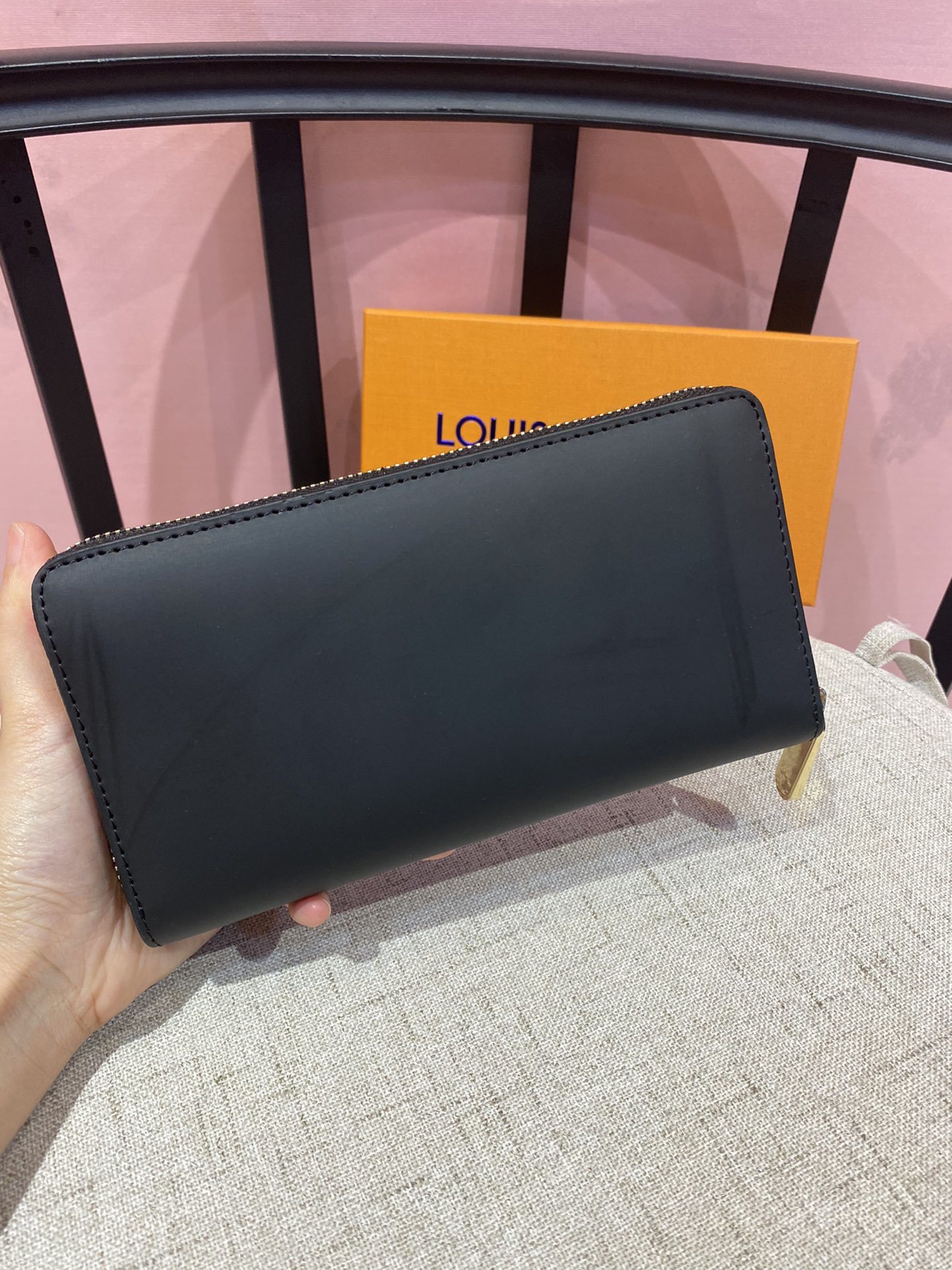 💞💞💞LV 6121火爆版单拉小手包到货💞💞里外头层牛皮打造💞图片色(自带原版盒子)男女通用哦…尺寸:1
