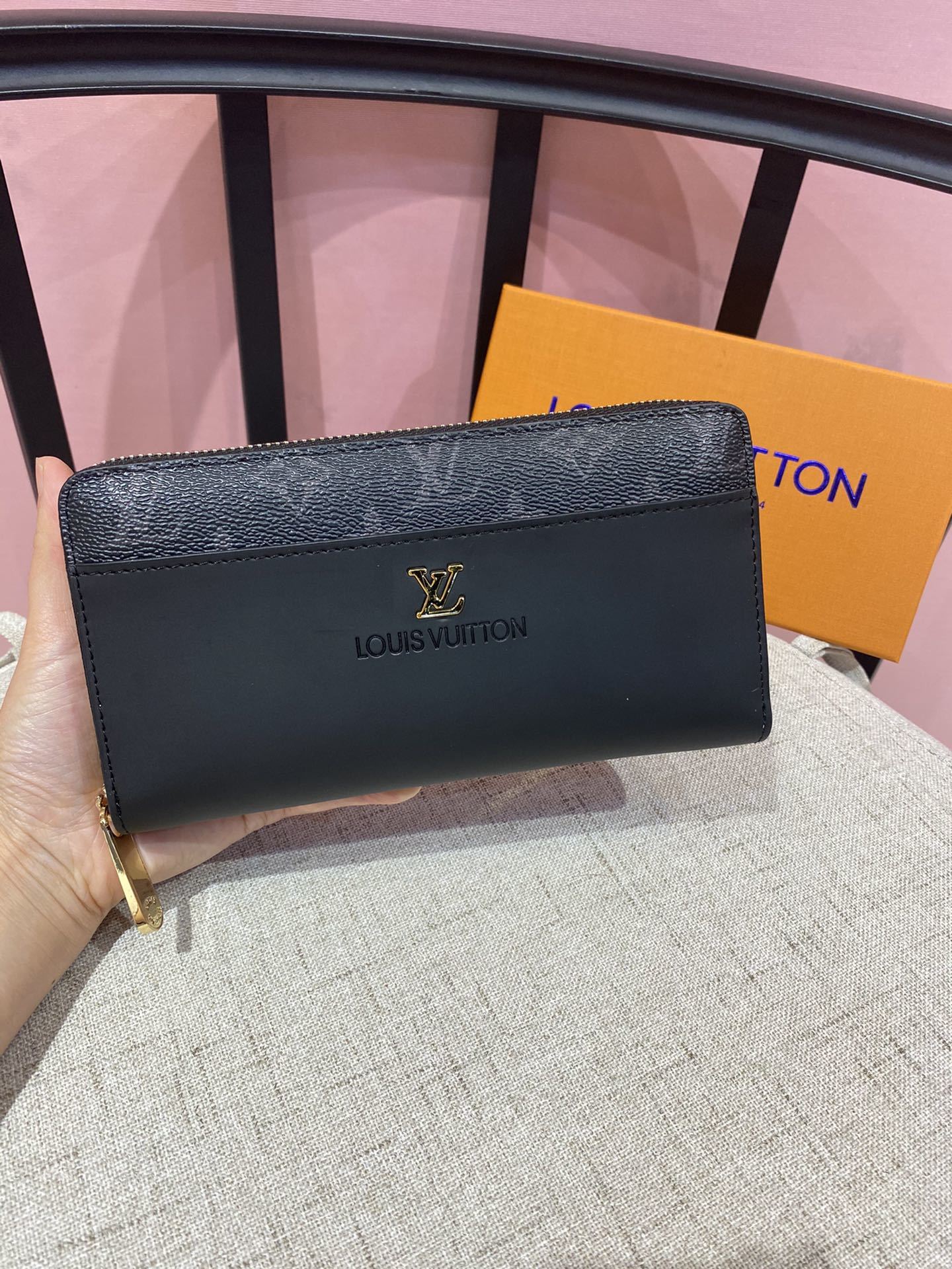 💞💞💞LV 6123火爆版单拉小手包到货💞💞里外头层牛皮打造💞图片色(自带原版盒子)男女通用哦…尺寸:1