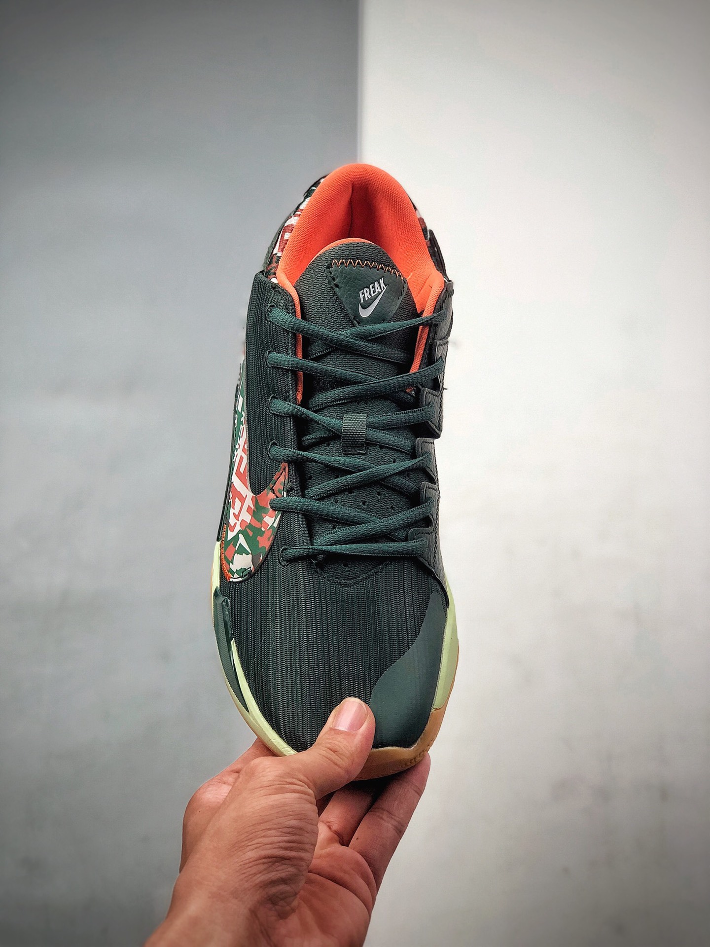 200 字母哥第二代签名球鞋来袭，耐克Nike Zoom Freak 2 二代字母哥签名低帮休闲运动篮球鞋CK5424-301