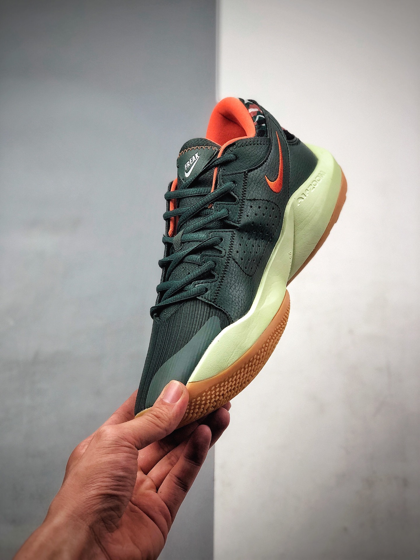 200 字母哥第二代签名球鞋来袭，耐克Nike Zoom Freak 2 二代字母哥签名低帮休闲运动篮球鞋CK5424-301