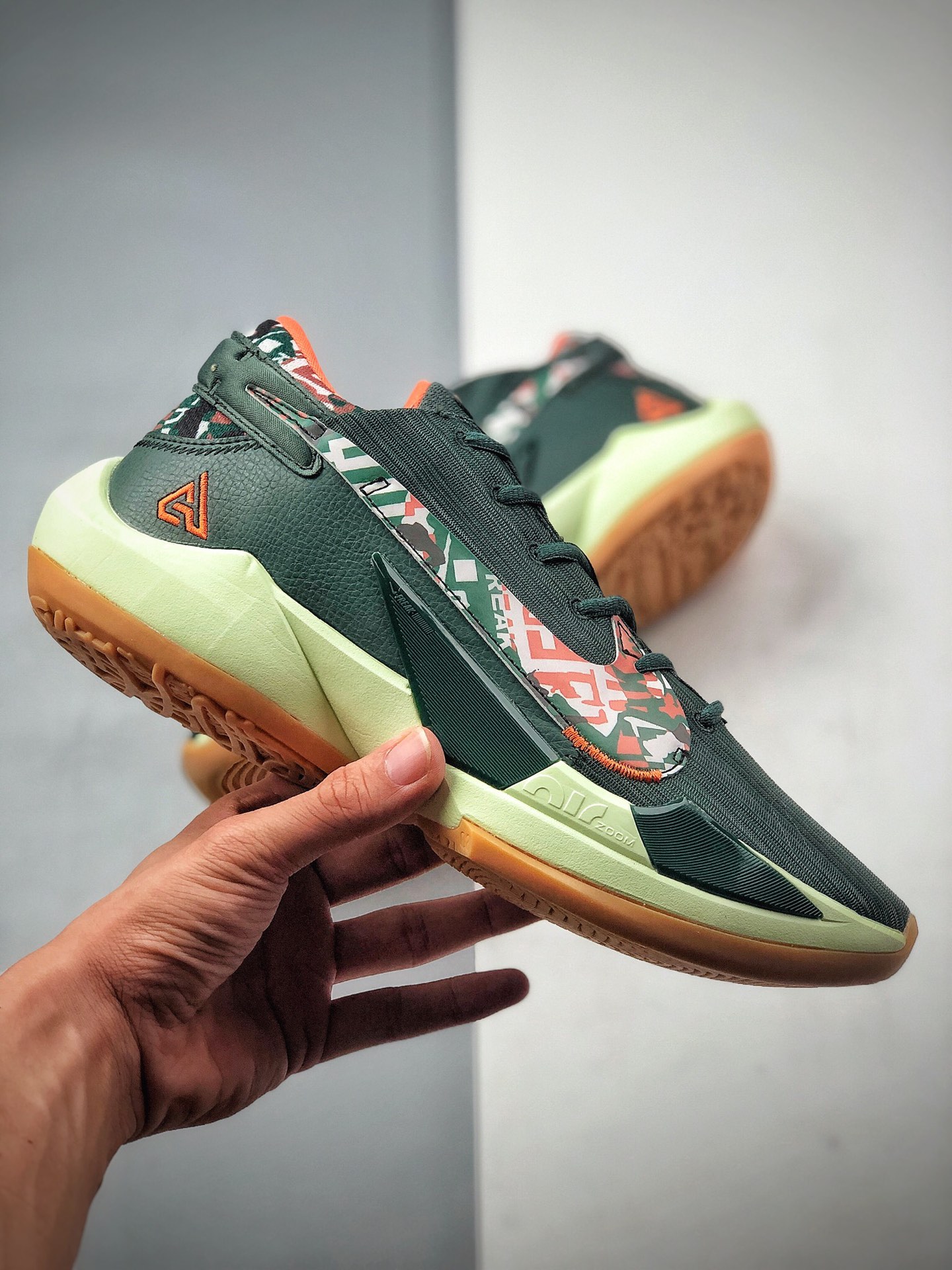 200 字母哥第二代签名球鞋来袭，耐克Nike Zoom Freak 2 二代字母哥签名低帮休闲运动篮球鞋CK5424-301
