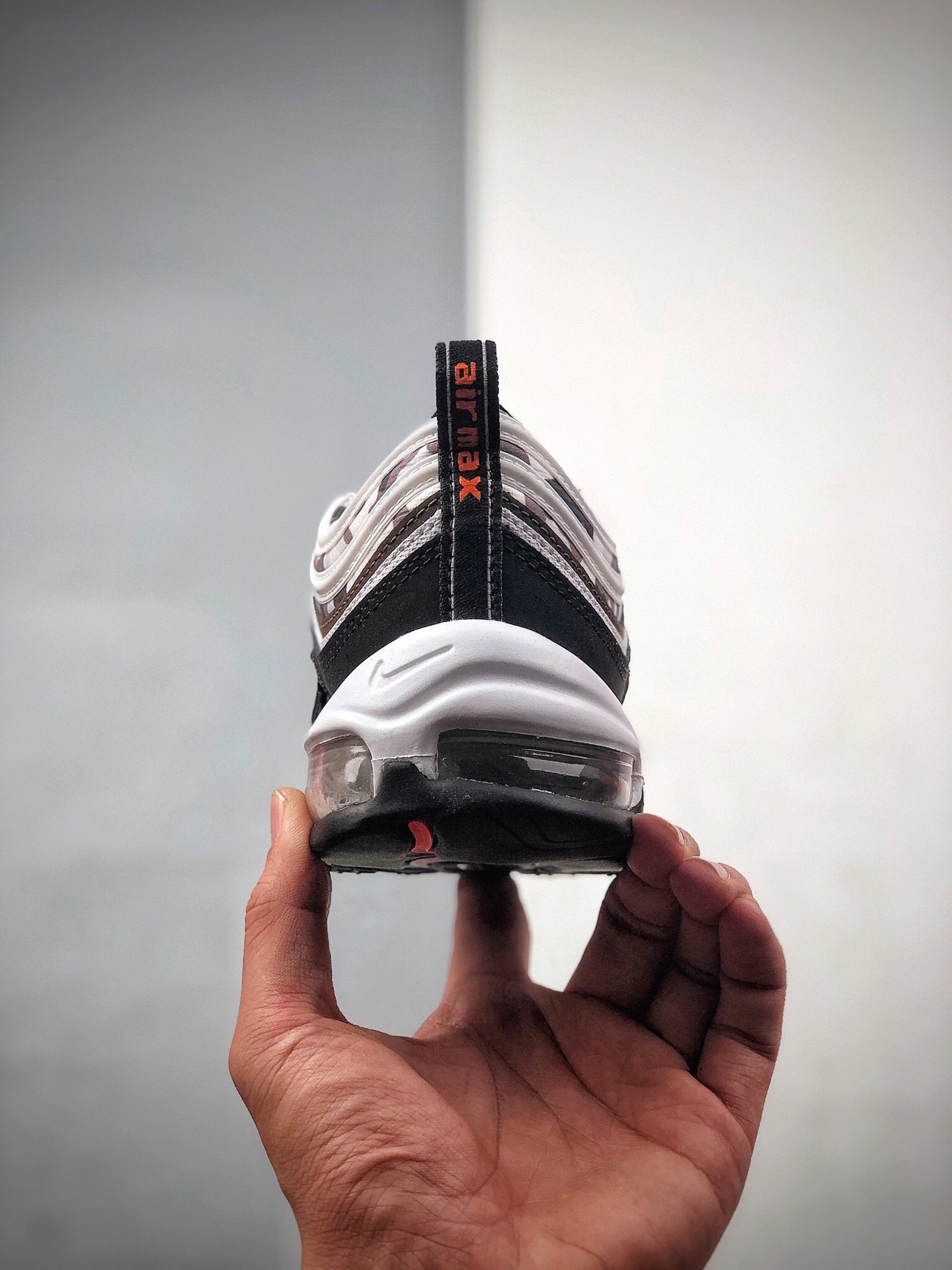 200  Nike Air Max 97 全掌气垫复古子弹跑步鞋  货号：DB2017-100