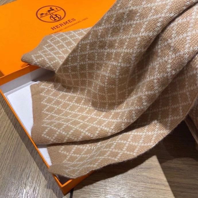 Hermes 男性用クラシック囲巾 - 男性魅力溢れるデザイン