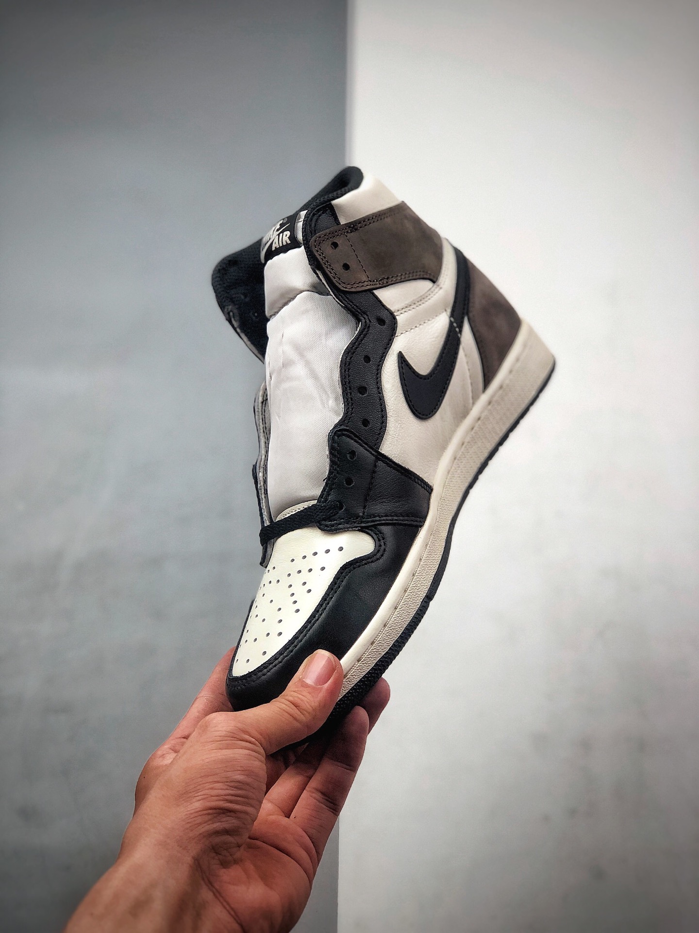 480 Air Jordan 1 Retro High OG 倒钩深棕 乔1/AJ1 倒勾黑高帮555088-105