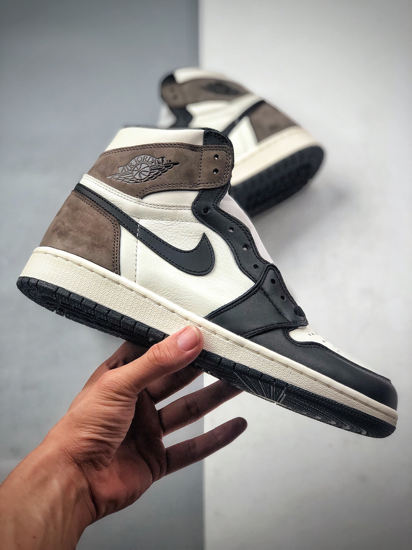 480 Air Jordan 1 Retro High OG 倒钩深棕 乔1/AJ1 倒勾黑高帮555088-105