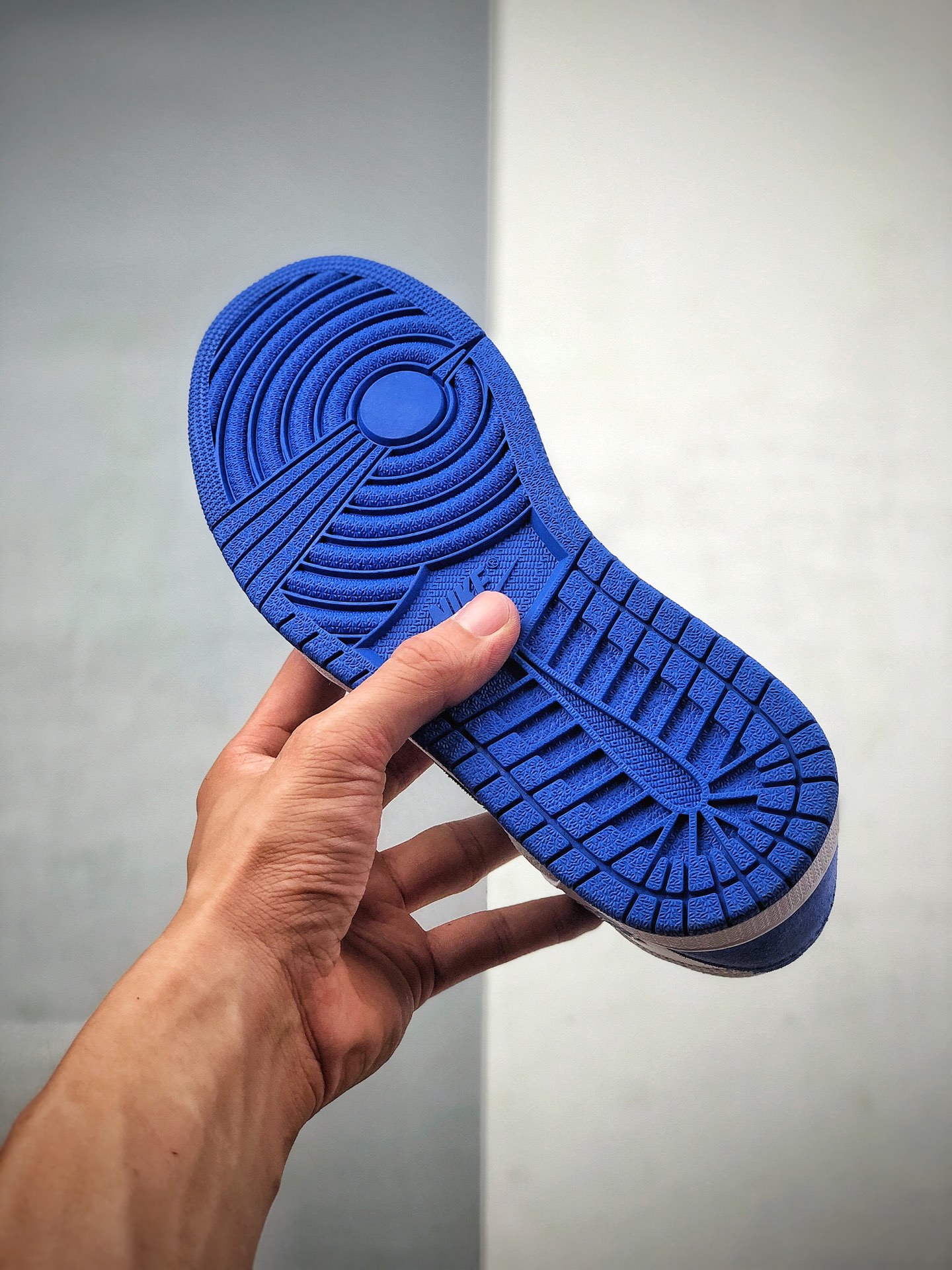 270 Air Jordan 1 Mid SE “Game Royal” 乔丹一代  852542-102