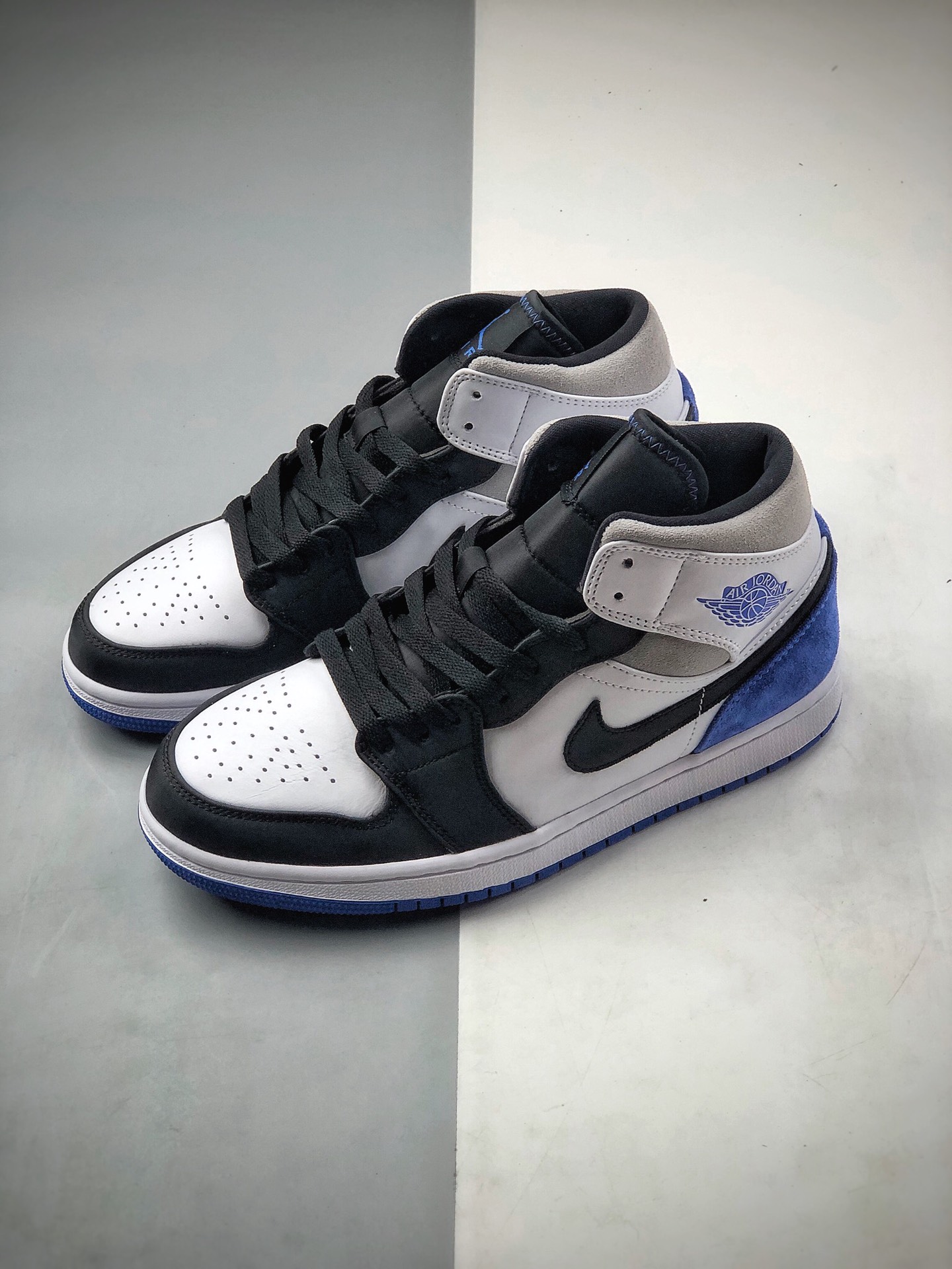 270 Air Jordan 1 Mid SE “Game Royal” 乔丹一代  852542-102