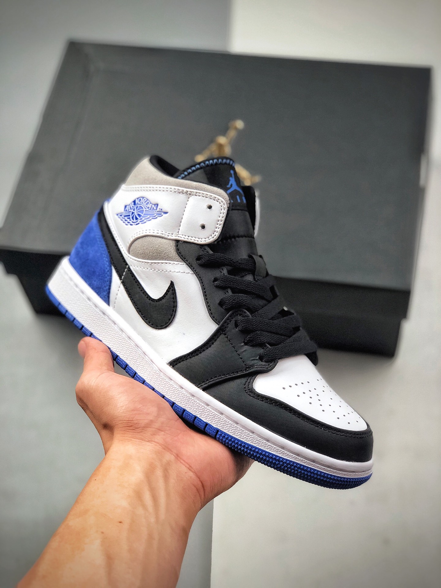 270 Air Jordan 1 Mid SE “Game Royal” 乔丹一代  852542-102