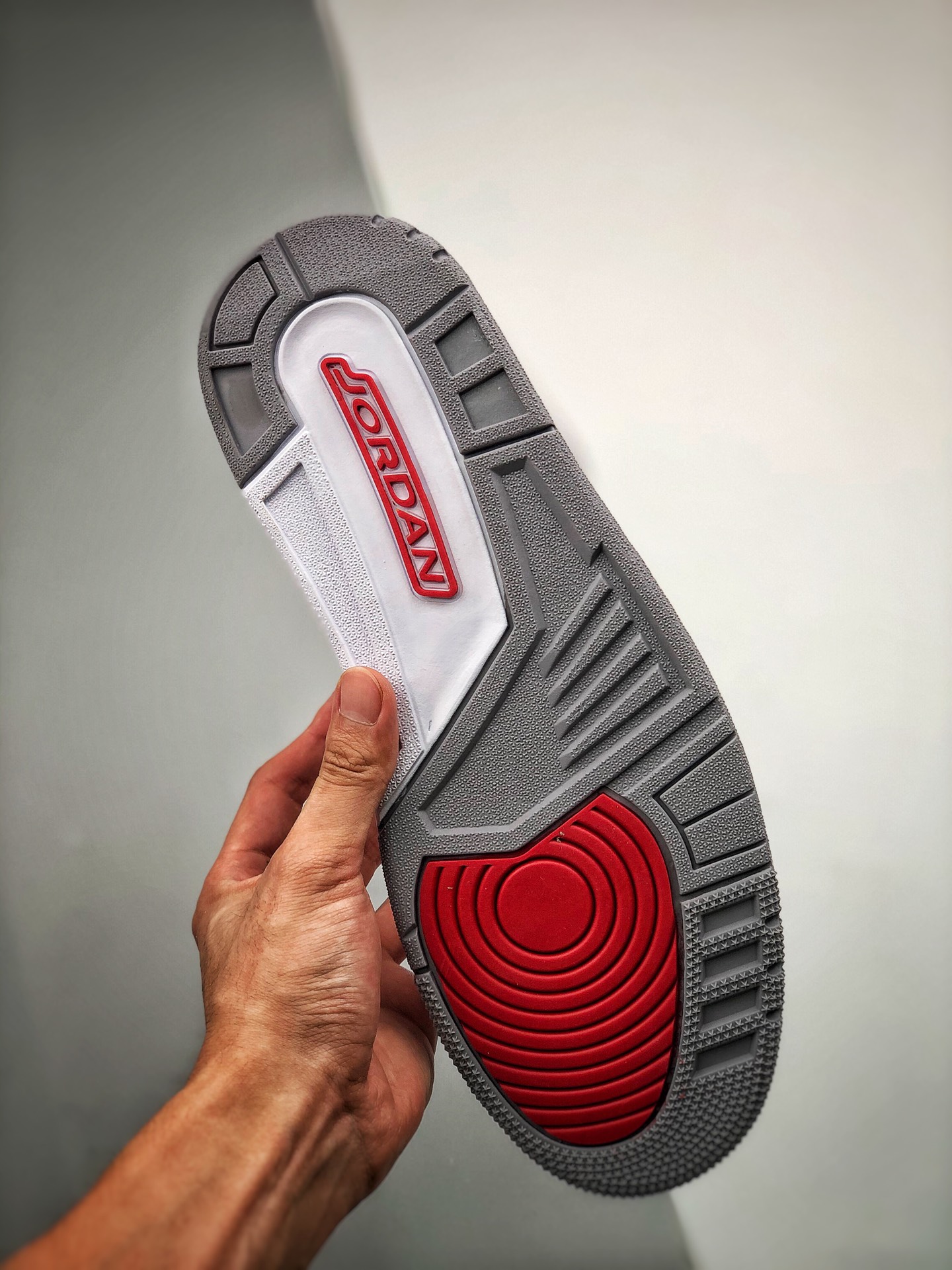 380 Air Jordan 3 Retro”Hall of Fame” 经典白红飓风配色