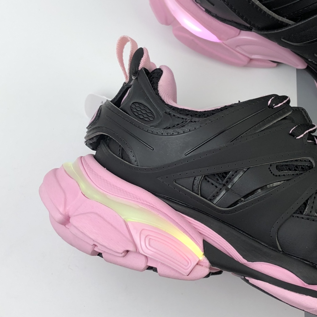 600 霓虹灯光变 巴黎世家 Balenciaga 户外鞋款 Track Trainer