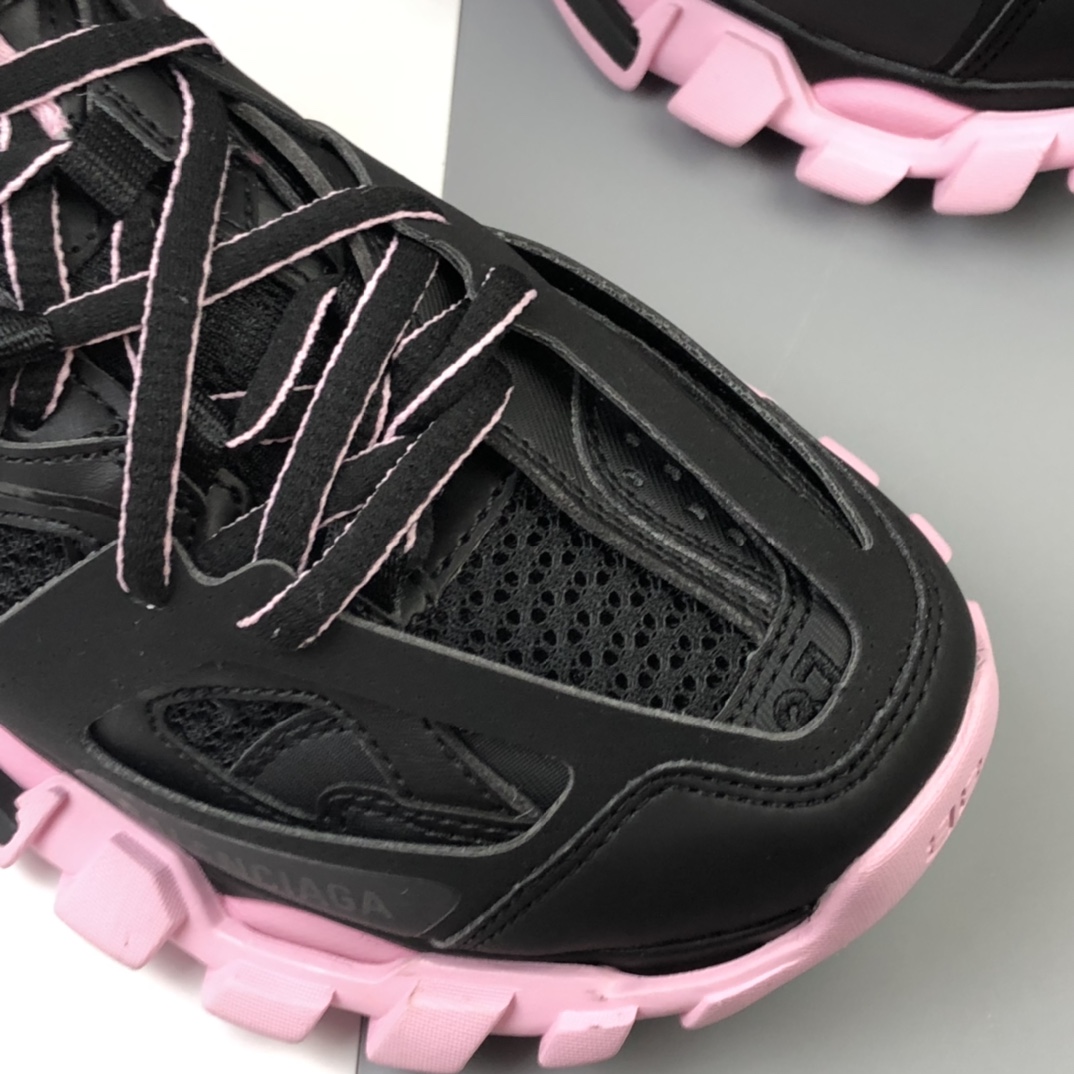 600 霓虹灯光变 巴黎世家 Balenciaga 户外鞋款 Track Trainer