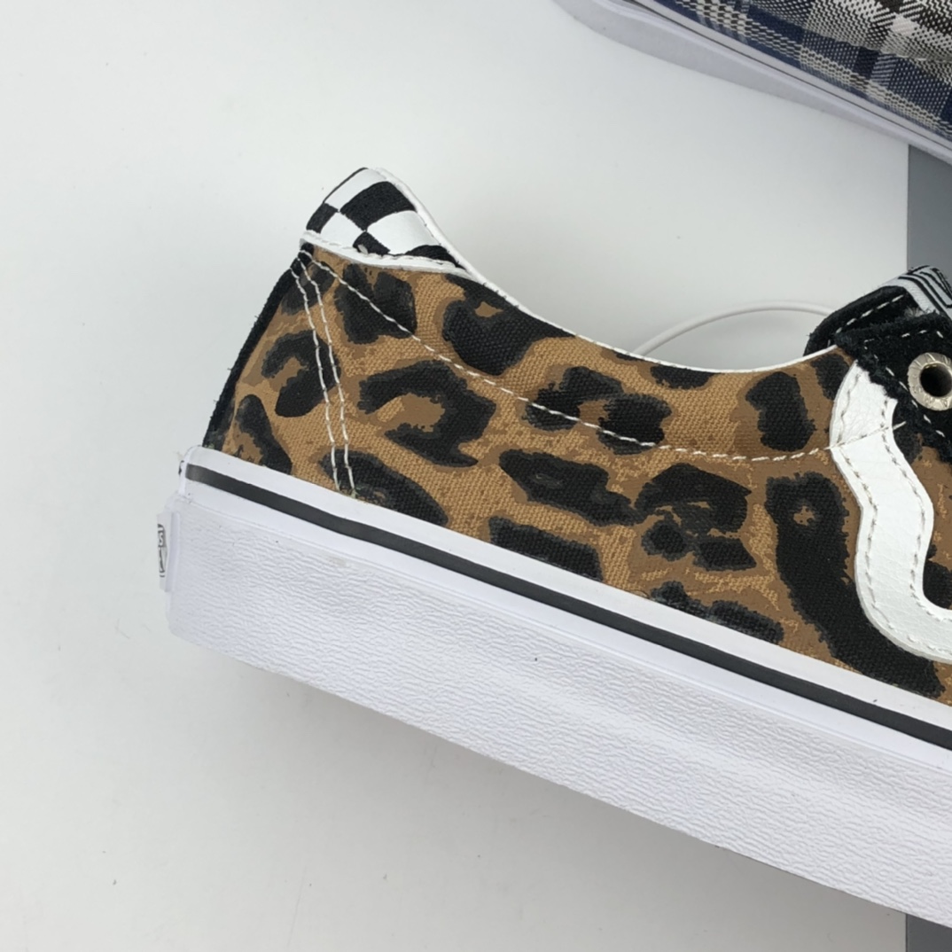 150 Vans x Sandy Liang 联名款低帮休闲板鞋 VN0A4BU6XW1