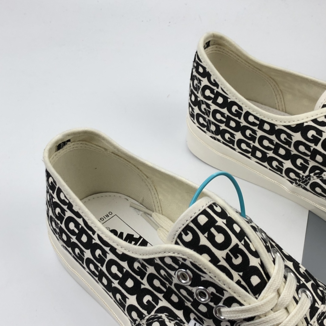 150 Comme des Garcons x Vans Authentic CDG Logo 川久保玲 万斯联名限定 原盒配置 VN0A4BV9SHM