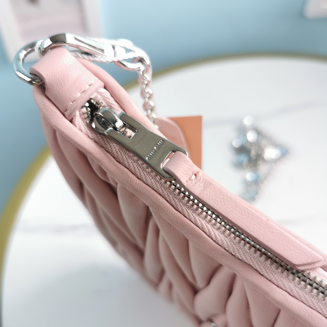 MIUMIU缪缪Cloquet进口小羊皮半圆腋下钻石链条包5BH189