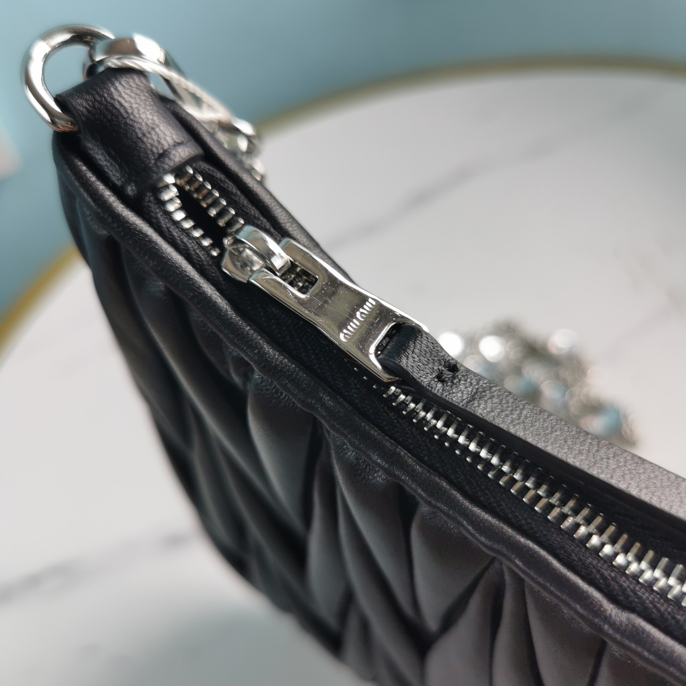 MIUMIU缪缪Cloquet进口小羊皮半圆腋下钻石链条包5BH189