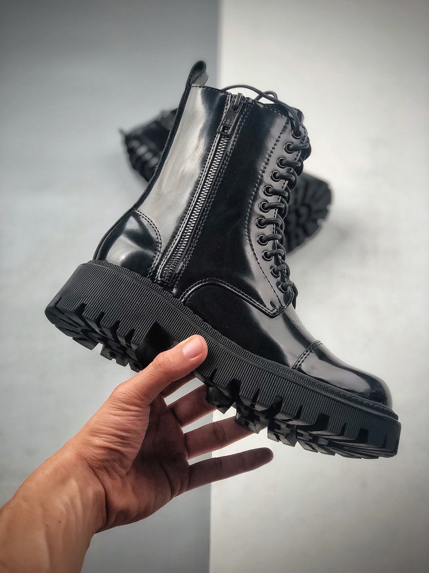 290 BALENCIAGA巴黎世家2020秋冬新款系带马丁靴 原版复刻