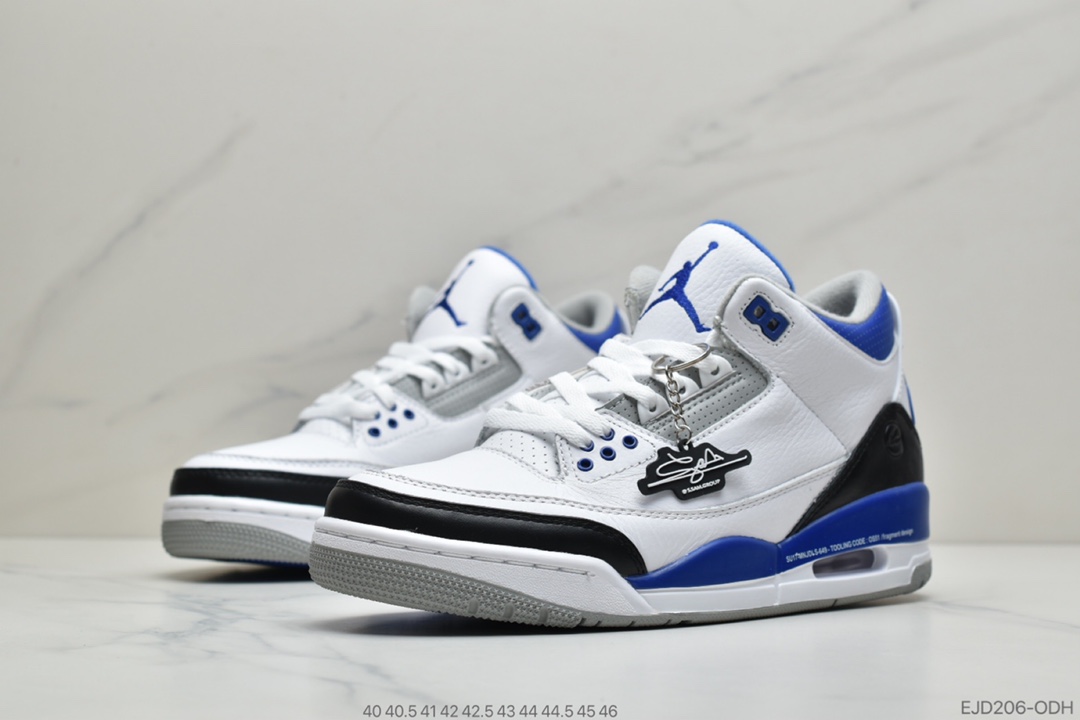 350 公司级Fragment Design x Air Jordan 3 整双鞋以经典百搭的黑白主题呈现货号DA3595-100