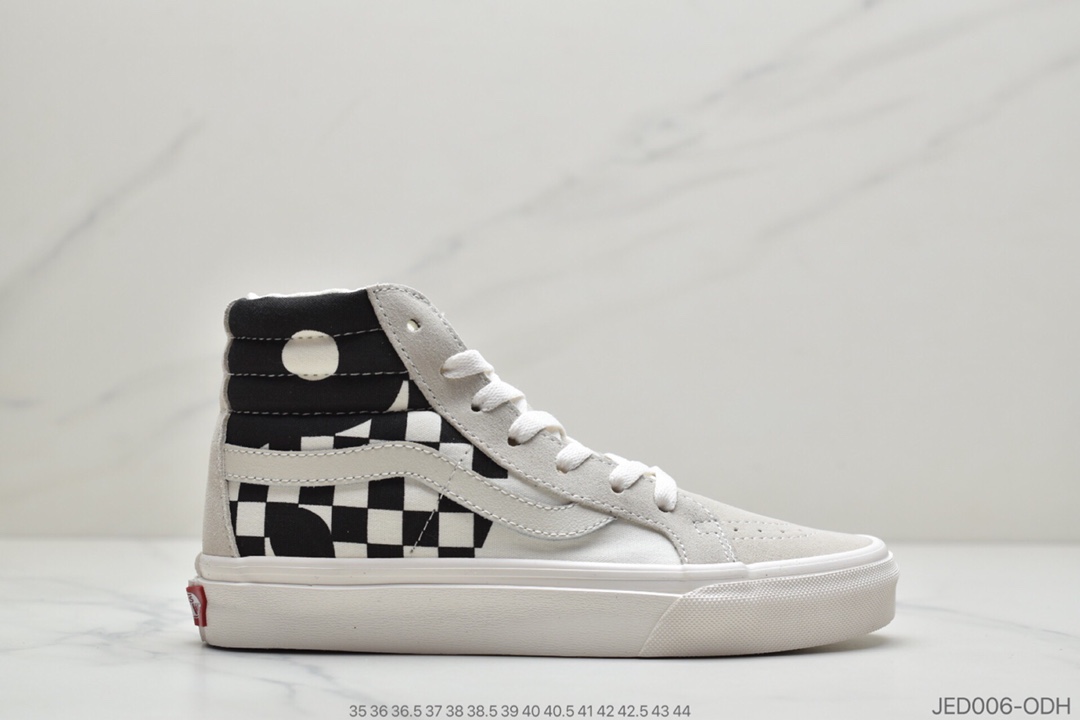150 公司级范斯Vans COMFYSK8HI黑白棋盘格 融入太极图案运动板鞋“麂皮浅卡其黑白”VN0A4U3NAYV