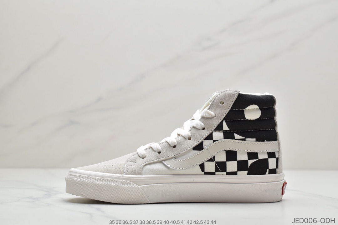 150 公司级范斯Vans COMFYSK8HI黑白棋盘格 融入太极图案运动板鞋“麂皮浅卡其黑白”VN0A4U3NAYV