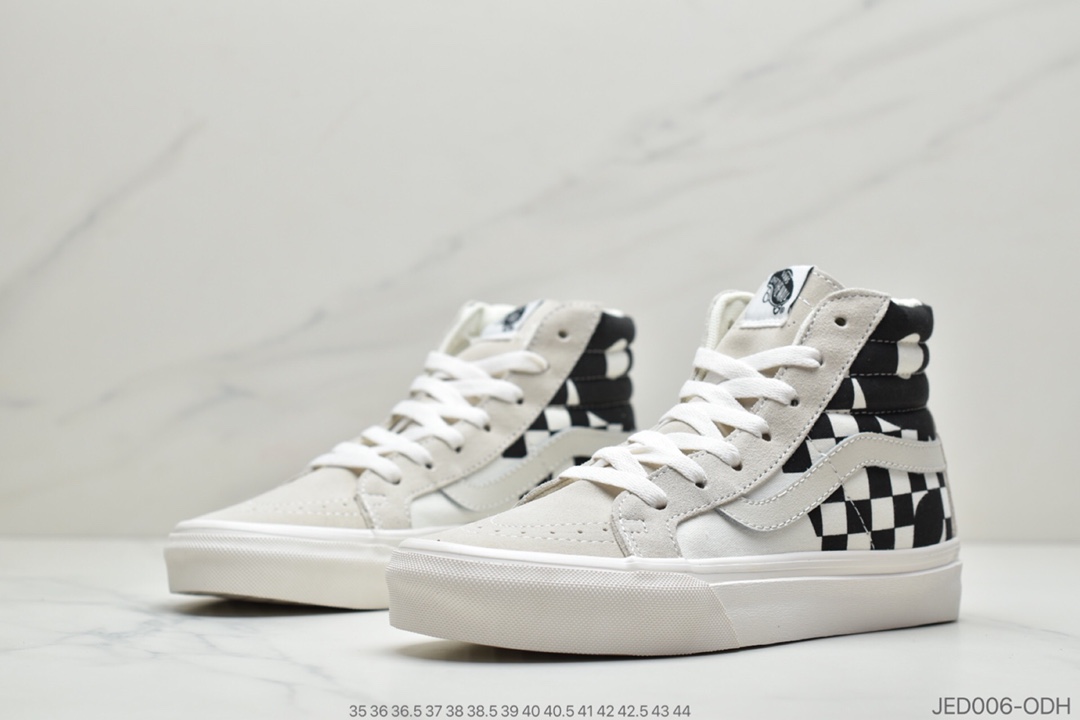 150 公司级范斯Vans COMFYSK8HI黑白棋盘格 融入太极图案运动板鞋“麂皮浅卡其黑白”VN0A4U3NAYV