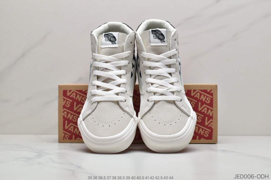 150 公司级范斯Vans COMFYSK8HI黑白棋盘格 融入太极图案运动板鞋“麂皮浅卡其黑白”VN0A4U3NAYV
