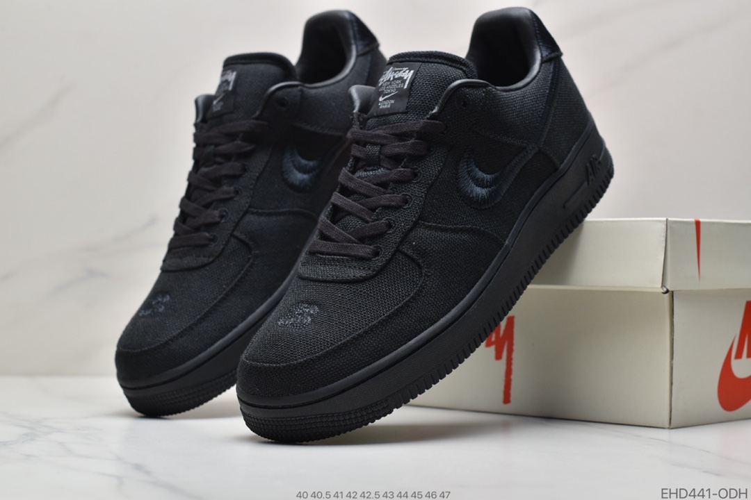 400 公司级男鞋美国元祖街头潮牌Stussy斯图西 x Nike Air Force 1 '07 Low”Black Cool”空军低帮经典百搭休闲运动板鞋CZ9084-200