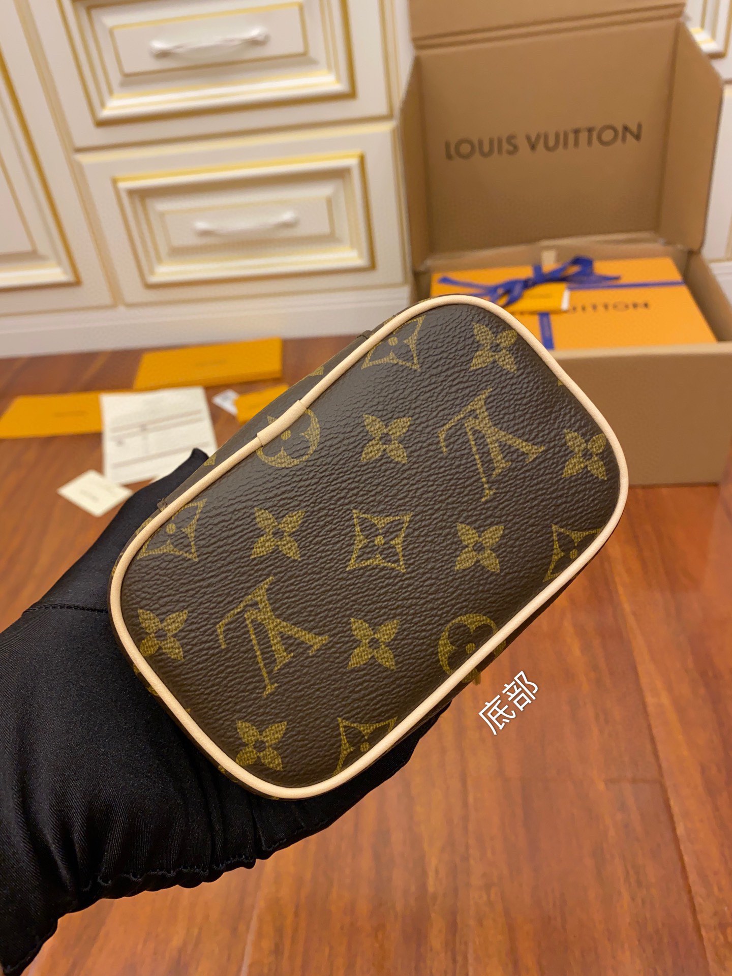 Louis Vuitton LV Nice Nano化妆包 M44936