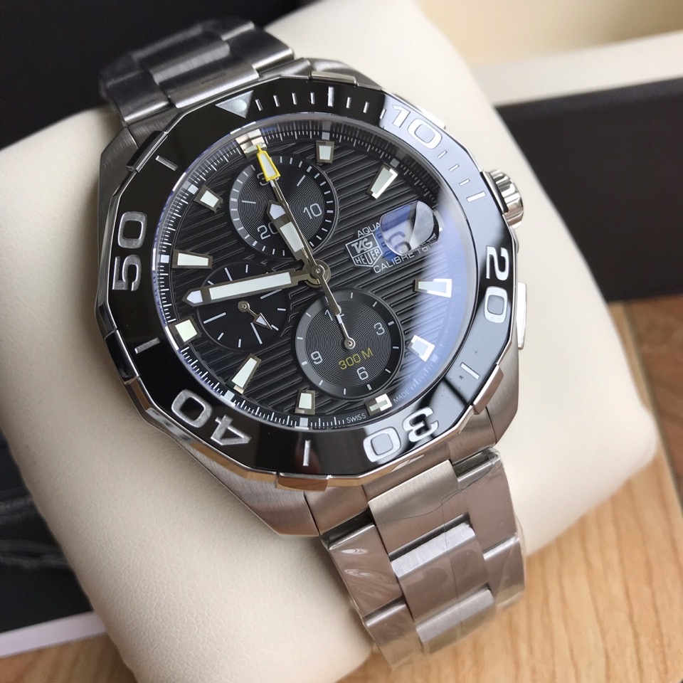 NO:727977,You can customize the counter inspection code. Batch: The new high-looking model is now online!  Original Tagheuer TAG Heuer Aquaracer 300 series chronograph mechanical watch, equipped with original Original ETA7750 mechanical movement, 316 stainless steel case, rotatable ceramic ring, fine brushed strap, deep waterproof, perfect interpretation of men's taste.~43mm diameter, sapphire glass with magnifying glass, easy to read the date!  Brand new and fully packaged. High quality, made by TY!  Non-currency comparable.,,tag heue19860909可以订做专柜查验码 批: 新款高颜值已上线！Original Tagheuer 泰格豪雅竞潜300系列计时机械表,搭载原装Original ETA7750机械机芯,316精钢表壳,可旋转陶质圈口 精细拉丝表带,深度防水,完美诠释男人品味.~43mm表径,蓝宝石玻璃带放大镜,轻松读取日期！全新全套包装出.高品质,认准TY出品！非通货可比.,,tag heue,Watch