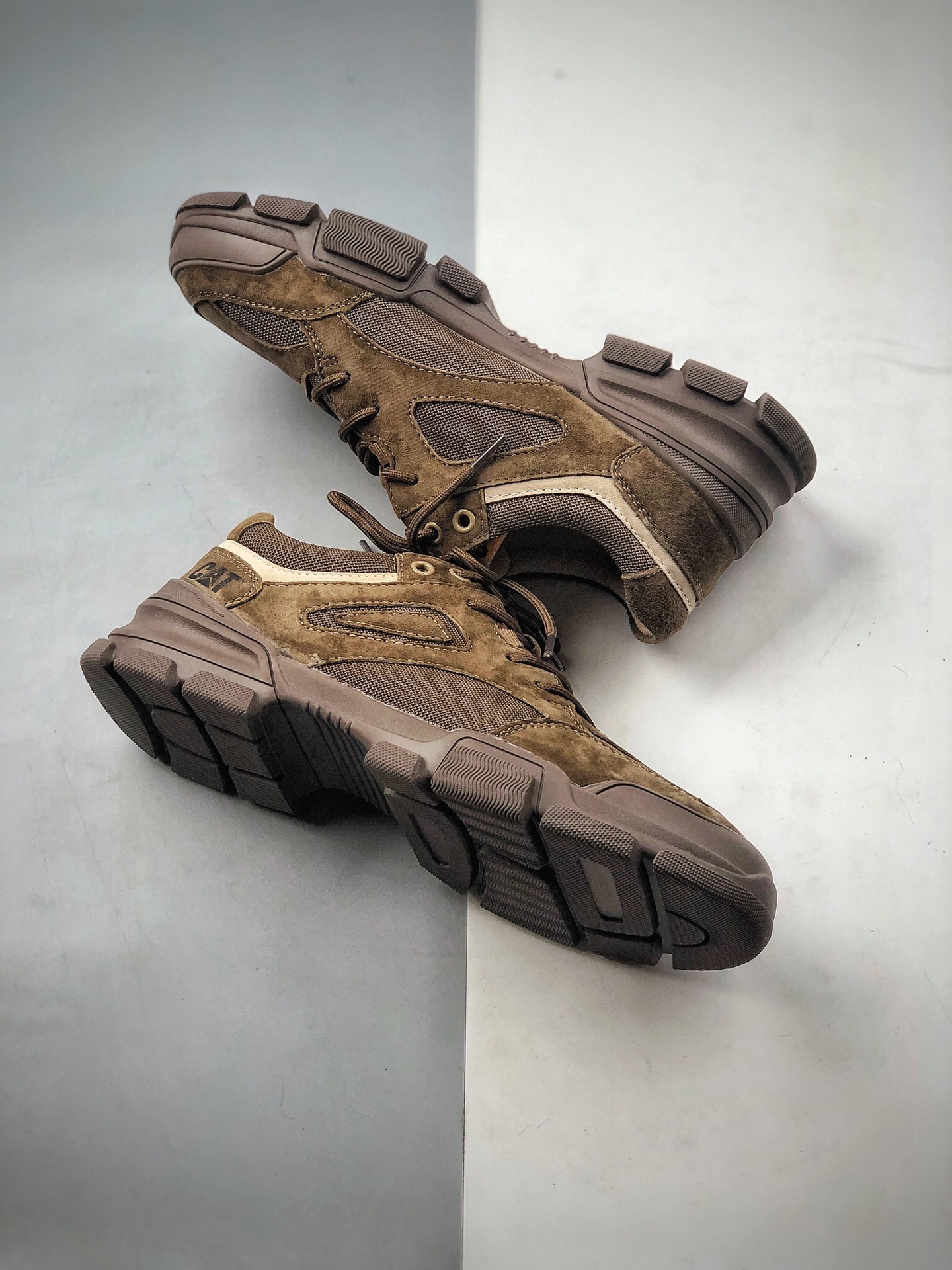 250 CAT FOOTWEAR/ CAT  卡特P722026休闲复古潮鞋系列