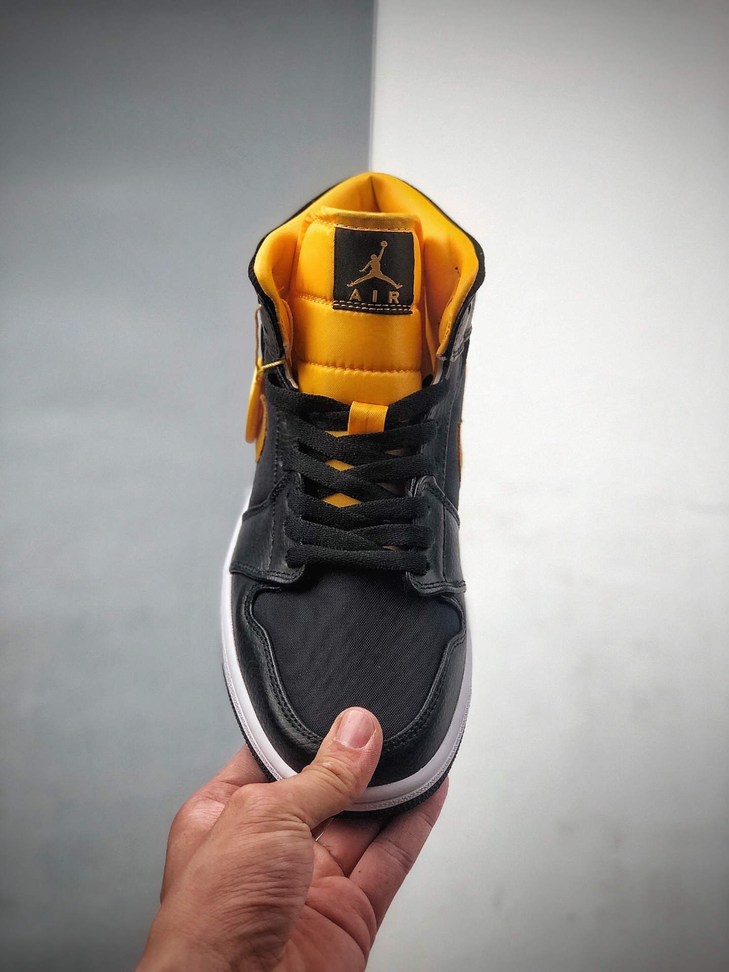 230 Air Jordan 1 Mid 灯芯绒 黑金 CI9352-001