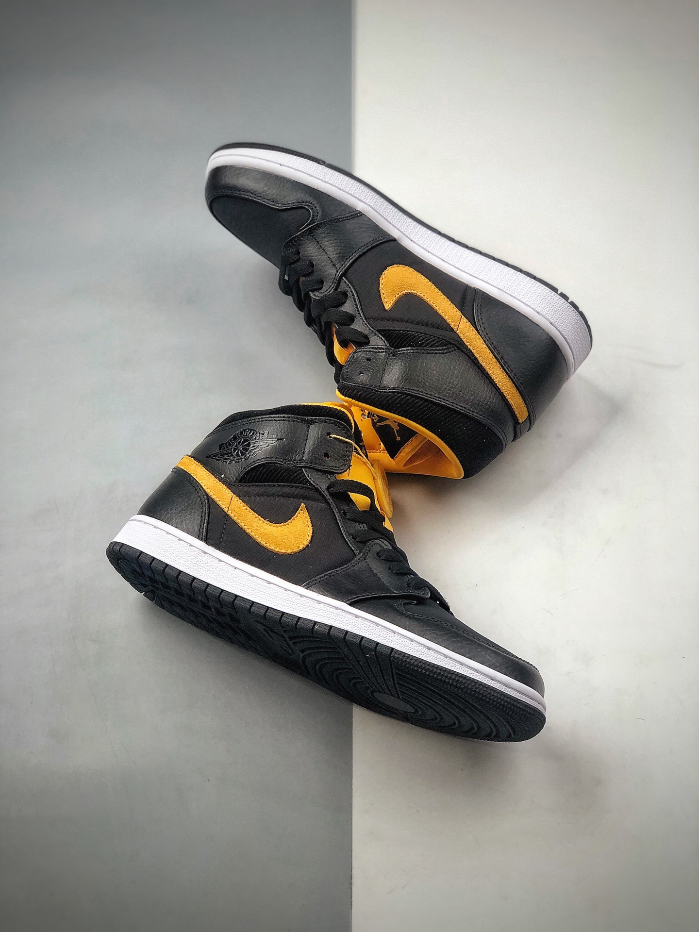 230 Air Jordan 1 Mid 灯芯绒 黑金 CI9352-001