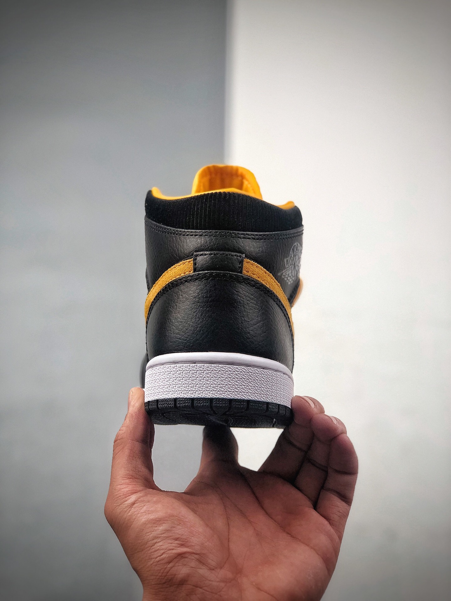 230 Air Jordan 1 Mid 灯芯绒 黑金 CI9352-001