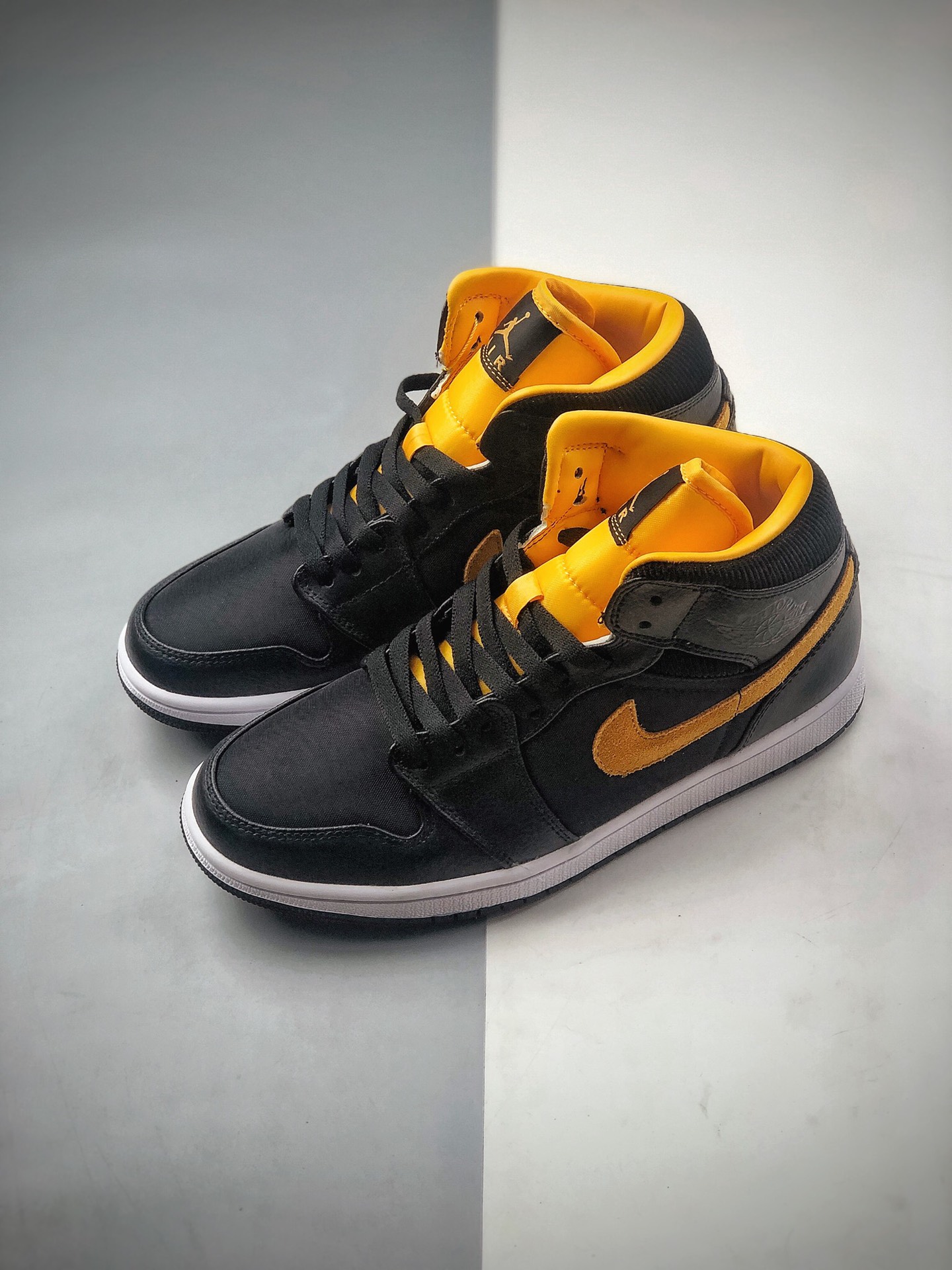 230 Air Jordan 1 Mid 灯芯绒 黑金 CI9352-001