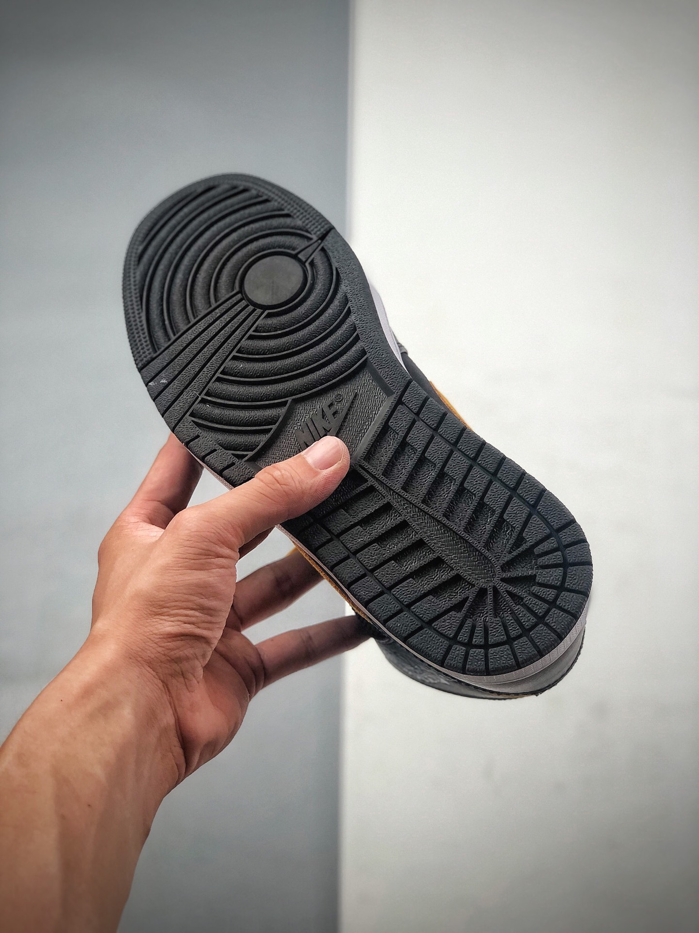 230 Air Jordan 1 Mid 灯芯绒 黑金 CI9352-001