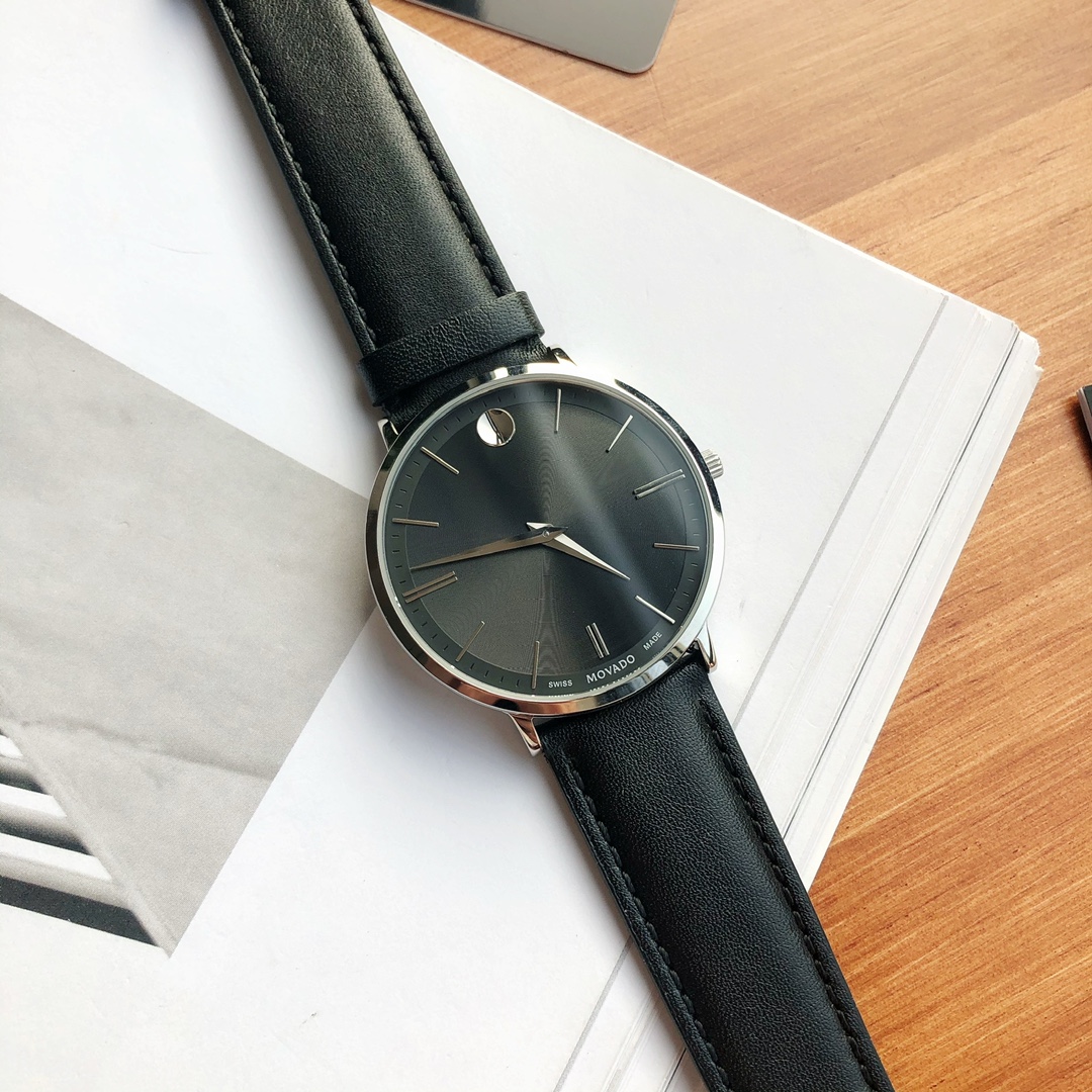Часы Movado