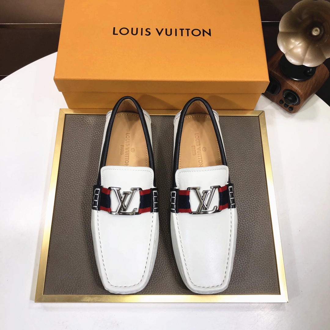 NO:358084,[LV Doudou Shoes] (water-dyed cowhide inner lining) new model is on the market, available on the official website, new Doudou shoes, processed into a unique color material, and the upper is imported cowhide material. The shoe body is wrapped in a mark line, imported original cowhide inner lining, delicate shoe shape is super suitable for versatile, size 38-44.,,louis vuitton,cowhide19860909【LV豆豆鞋】（水染牛皮内里）新款上市,官网有售,新款豆豆鞋,经过加工成为獨色材料,鞋面采用进口牛皮材料. 鞋身以马克线整体包边 ,进口原版牛皮内里,秀气的鞋型 超级适合百搭,码数38-44.,,louis vuitton,cowhide,Men's shoes