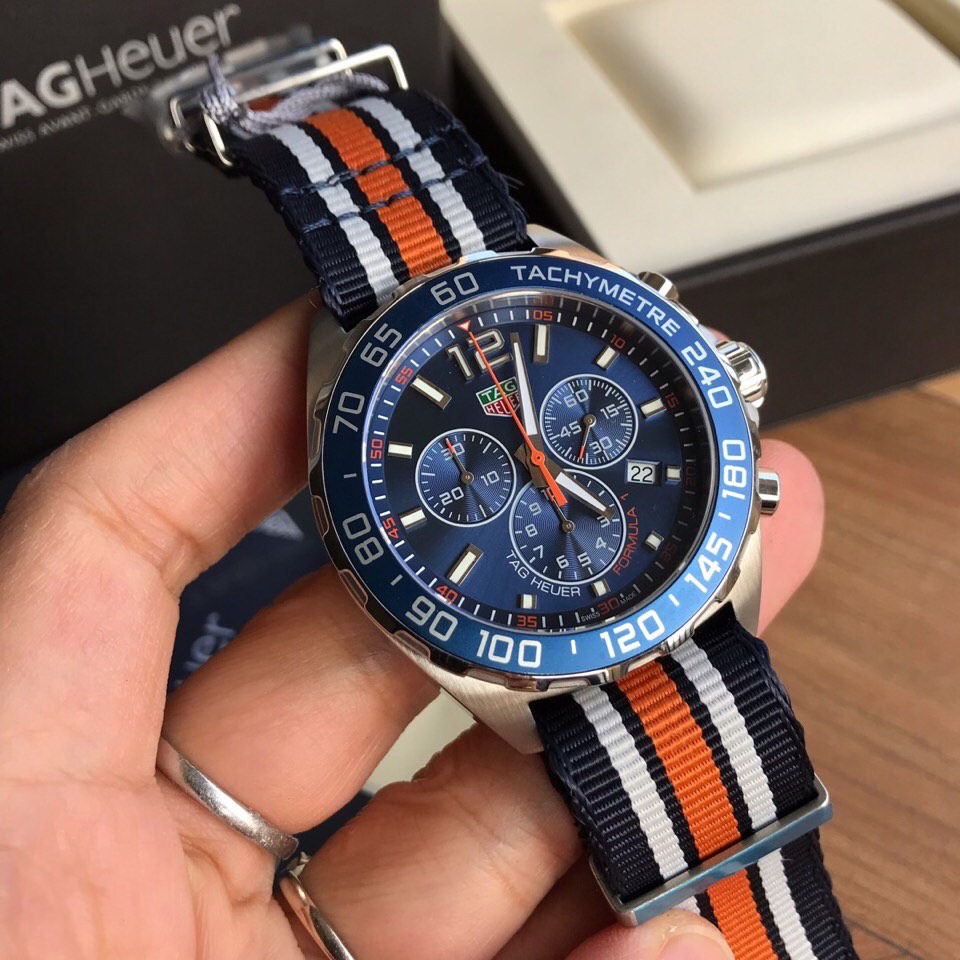 NO:727845,Counter inspection code can be customized. Batch: Original box: 50. New TAG Heuer with good looks, newly launched, hard goods. Original TAG Heuer, TAG Heuer F1 series quartz watch, counter RMB 10,000+. Handsome nylon strap!  Sapphire mirror, super luminous hands, original movement, supports disassembly and inspection, ~43mm watch diameter. One watch and one code with hangtag, synchronized at the counter!  Brand new complete set of [color][color][color],,tag heue19860909可以订做专柜查验码 批: 原盒:50 新款泰格豪雅高颜值新上线,硬货.Original Tagheuer,泰格豪雅F1系列 石英表,专柜1万+.帅气尼龙表带！蓝宝石镜面,超强夜光指针,原装机芯,支持拆机验货,～43mm表径.一表一码配吊牌,专柜同步！全新全套出[色][色][色],,tag heue,Watch